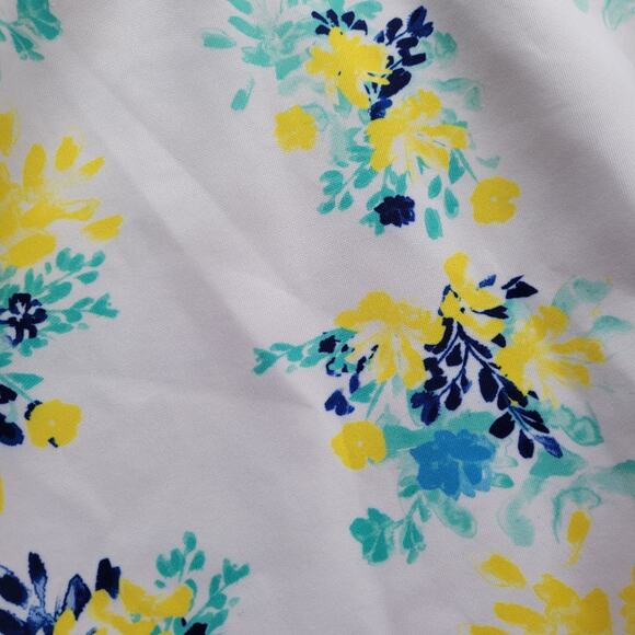 torrid White Floral Scuba Skater Skirt size 1 (plus) - Picture 4 of 12